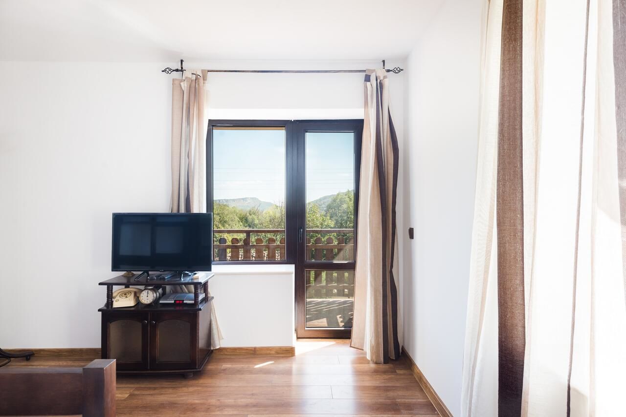 Дома для отпуска Guest House Hristova Kashta - Христова Къща Cherni Vrŭkh