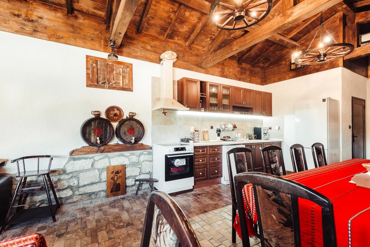 Дома для отпуска Guest House Hristova Kashta - Христова Къща Cherni Vrŭkh