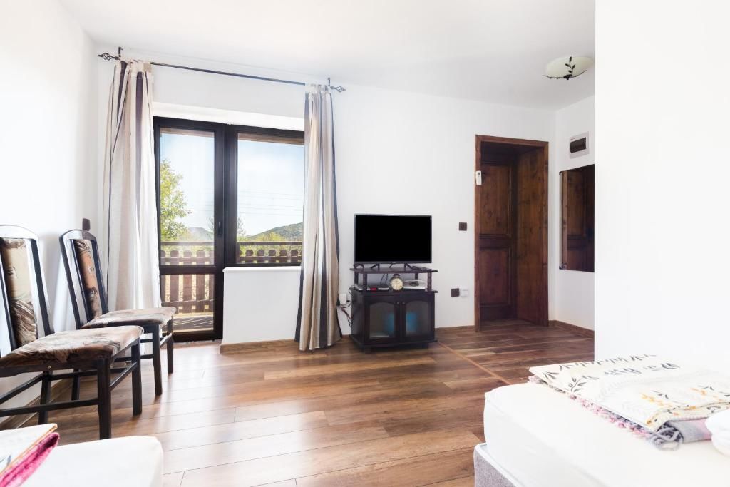 Дома для отпуска Guest House Hristova Kashta - Христова Къща Cherni Vrŭkh