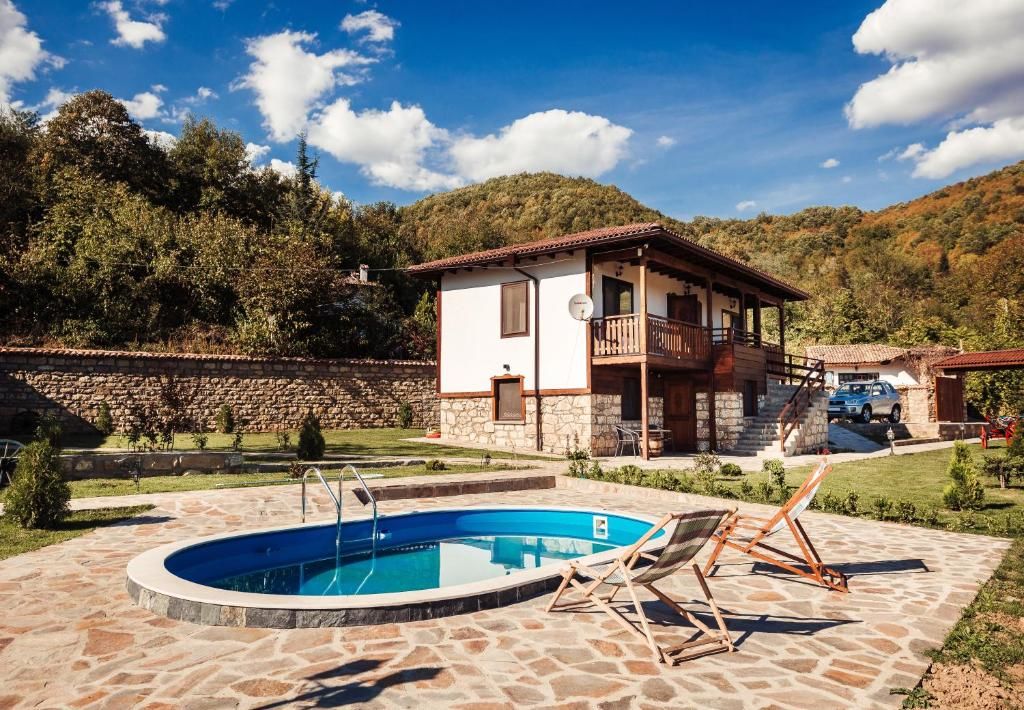 Дома для отпуска Guest House Hristova Kashta - Христова Къща Cherni Vrŭkh