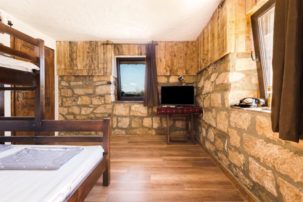 Дома для отпуска Guest House Hristova Kashta - Христова Къща Cherni Vrŭkh