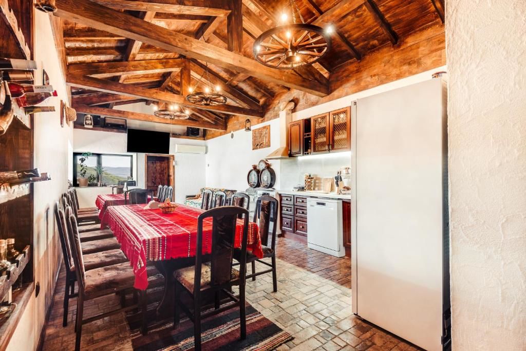 Дома для отпуска Guest House Hristova Kashta - Христова Къща Cherni Vrŭkh